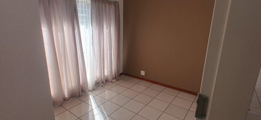 3 Bedroom Property for Sale in Birchleigh Gauteng