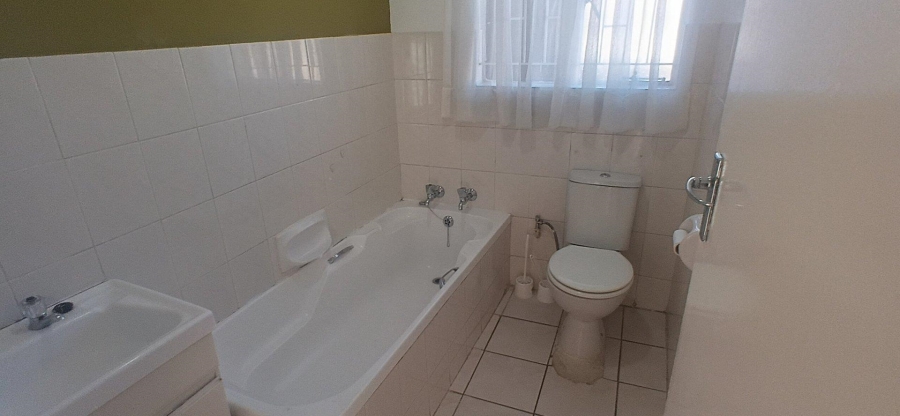 3 Bedroom Property for Sale in Birchleigh Gauteng