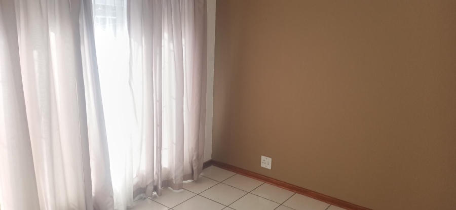 3 Bedroom Property for Sale in Birchleigh Gauteng