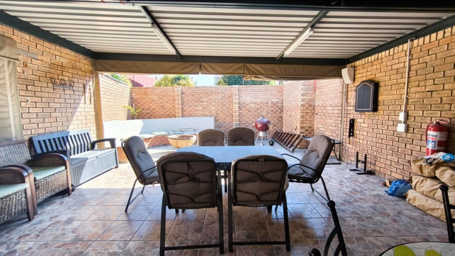 4 Bedroom Property for Sale in Randhart Gauteng
