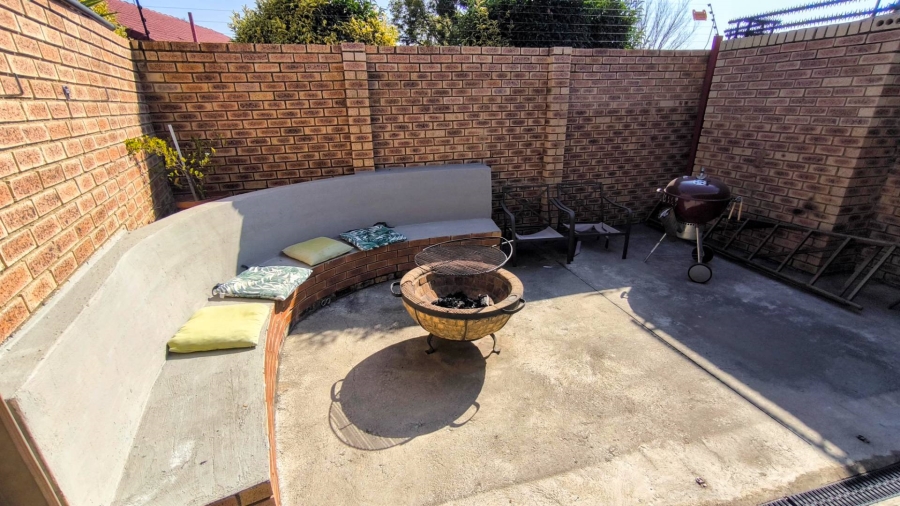 4 Bedroom Property for Sale in Randhart Gauteng