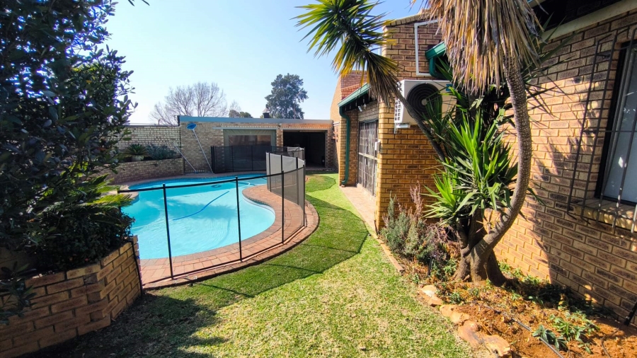 4 Bedroom Property for Sale in Randhart Gauteng