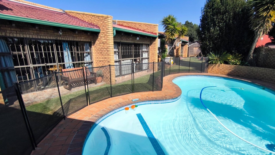 4 Bedroom Property for Sale in Randhart Gauteng