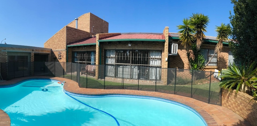 4 Bedroom Property for Sale in Randhart Gauteng