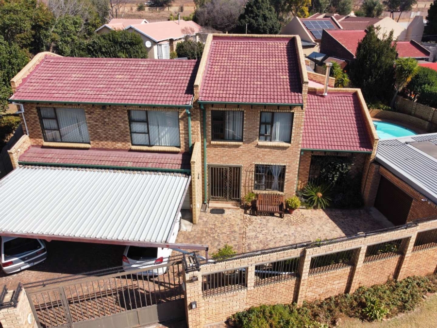 4 Bedroom Property for Sale in Randhart Gauteng