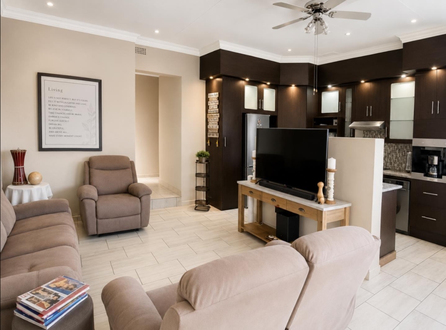 4 Bedroom Property for Sale in Verwoerdpark Gauteng