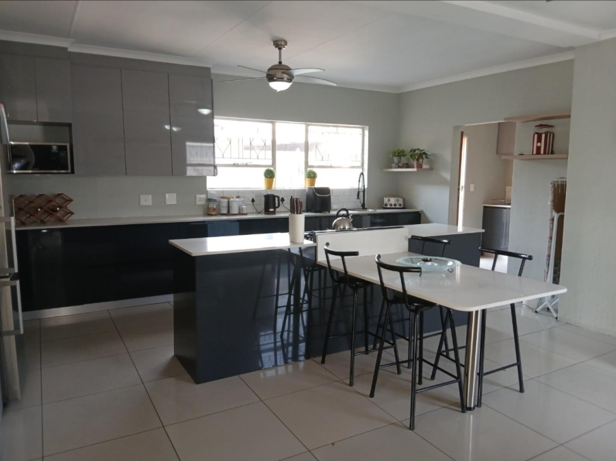 4 Bedroom Property for Sale in Verwoerdpark Gauteng