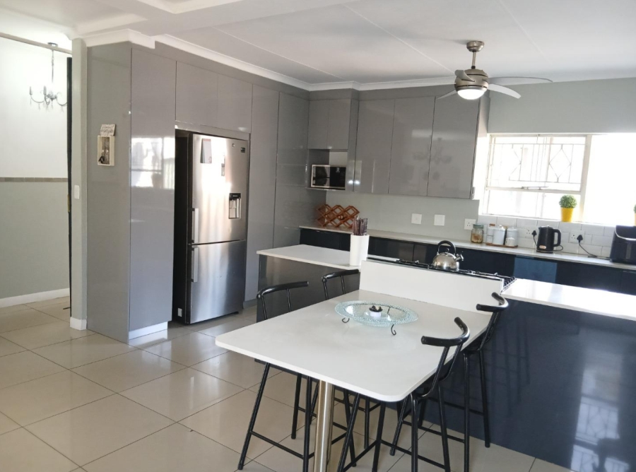 4 Bedroom Property for Sale in Verwoerdpark Gauteng