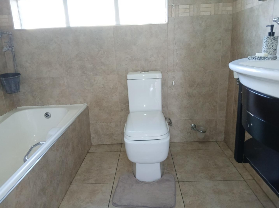 4 Bedroom Property for Sale in Verwoerdpark Gauteng