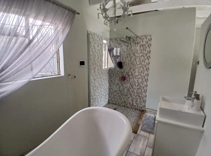 4 Bedroom Property for Sale in Verwoerdpark Gauteng