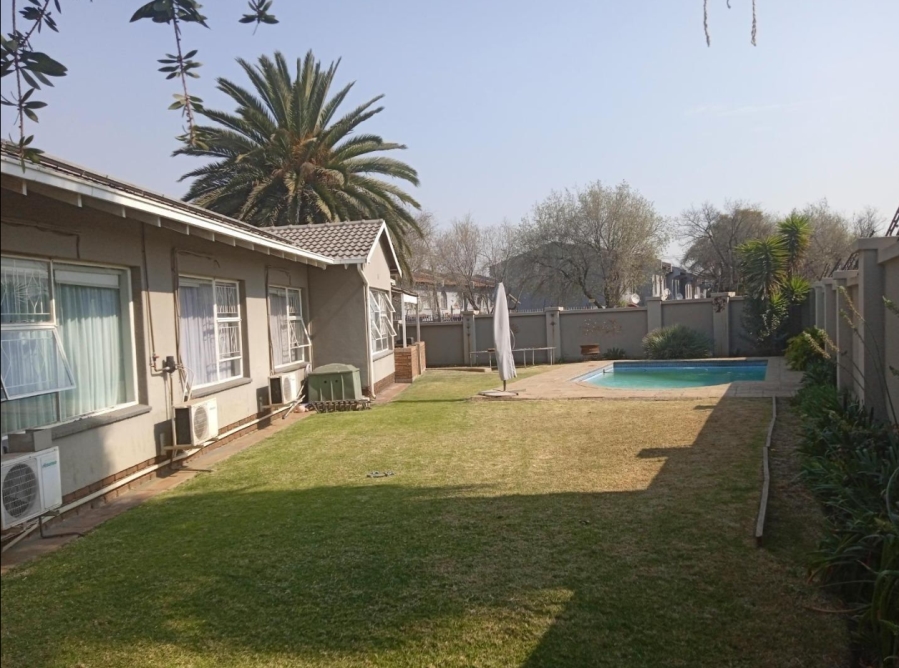 4 Bedroom Property for Sale in Verwoerdpark Gauteng