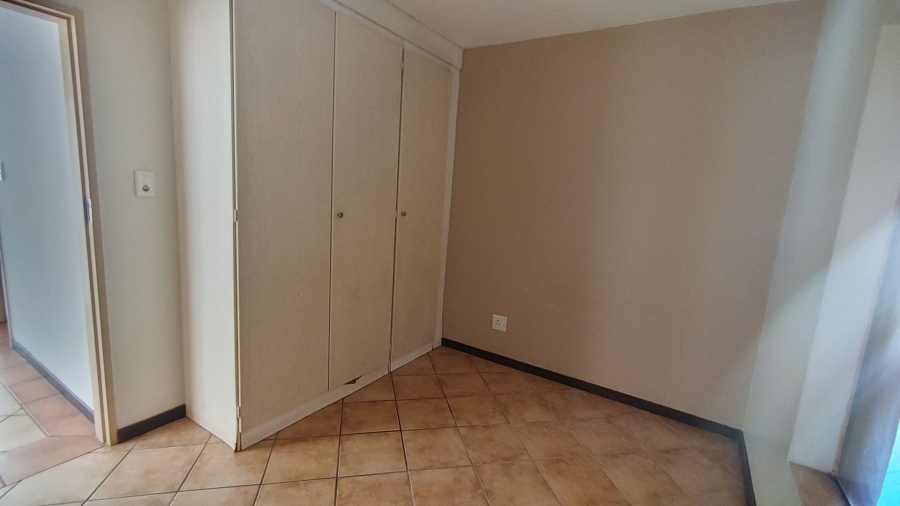 To Let 2 Bedroom Property for Rent in Die Hoewes Gauteng
