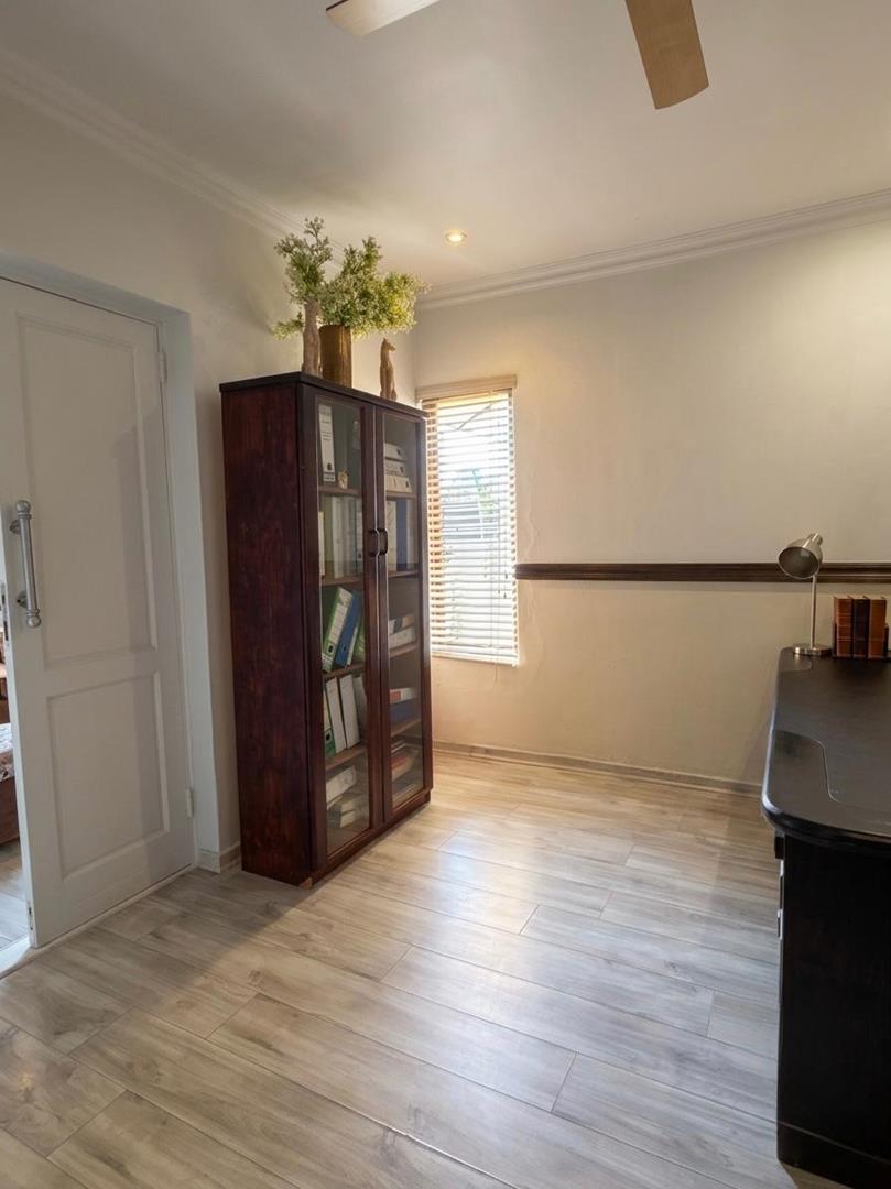 7 Bedroom Property for Sale in Silver Lakes Golf Estate Gauteng