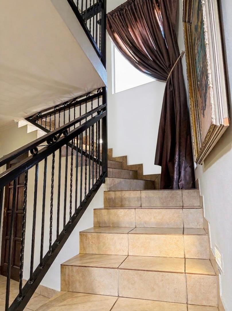 7 Bedroom Property for Sale in Silver Lakes Golf Estate Gauteng