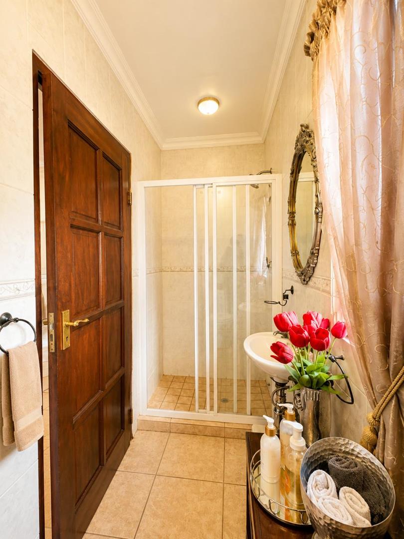 7 Bedroom Property for Sale in Silver Lakes Golf Estate Gauteng