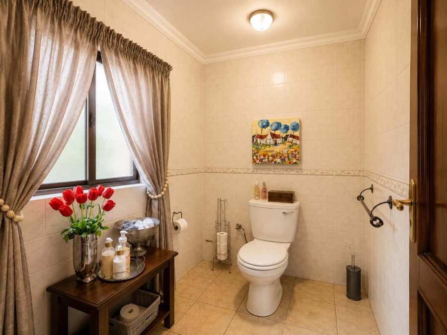 7 Bedroom Property for Sale in Silver Lakes Golf Estate Gauteng