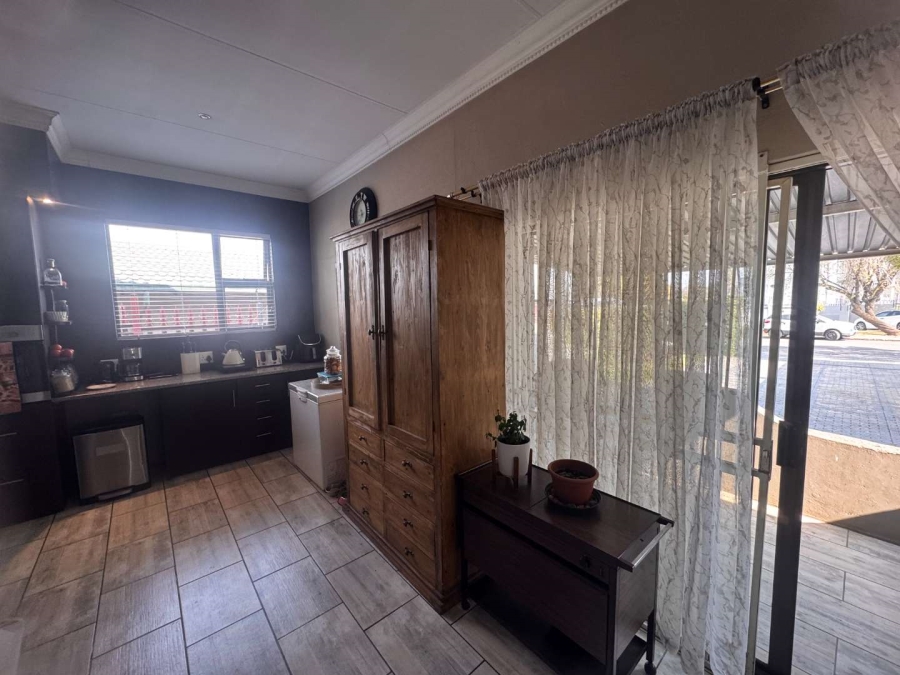 4 Bedroom Property for Sale in Verwoerdpark Gauteng