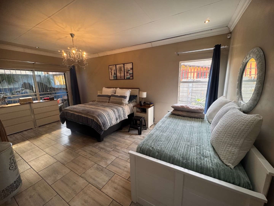 4 Bedroom Property for Sale in Verwoerdpark Gauteng