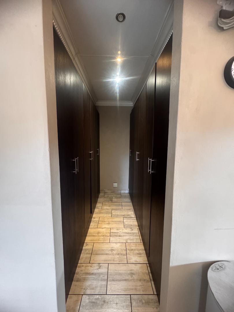 4 Bedroom Property for Sale in Verwoerdpark Gauteng