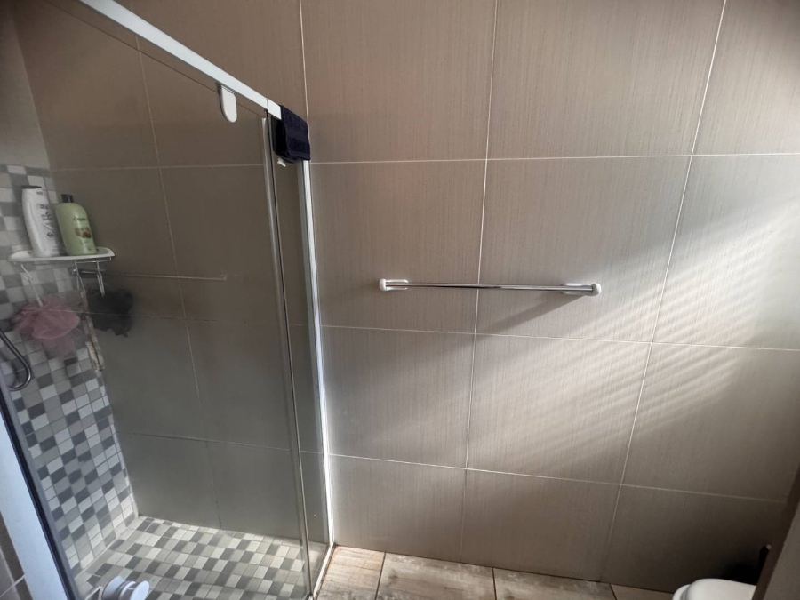 4 Bedroom Property for Sale in Verwoerdpark Gauteng