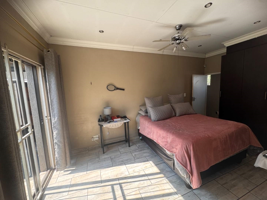 4 Bedroom Property for Sale in Verwoerdpark Gauteng