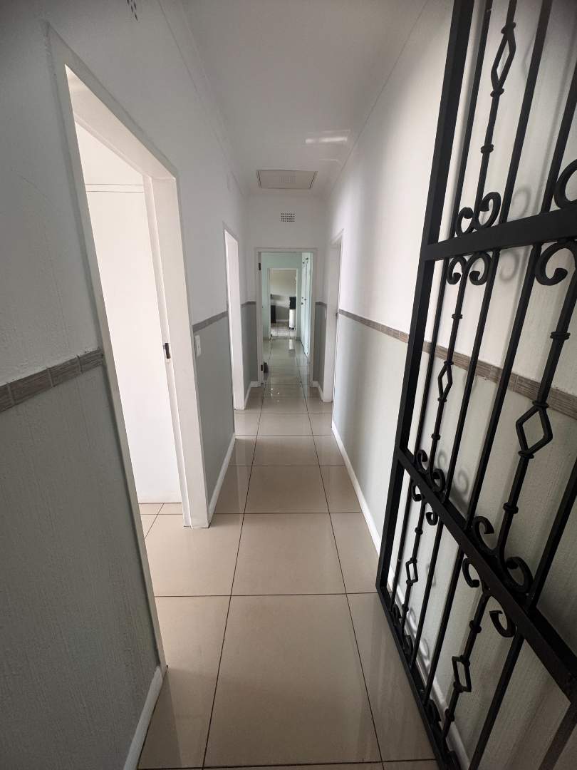 4 Bedroom Property for Sale in Verwoerdpark Gauteng