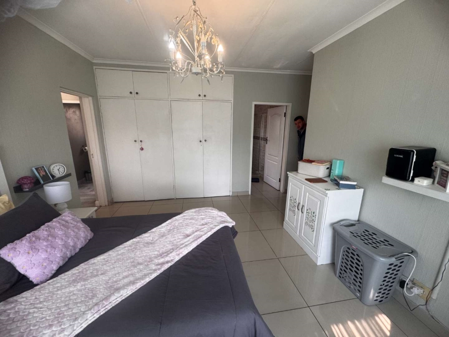 4 Bedroom Property for Sale in Verwoerdpark Gauteng