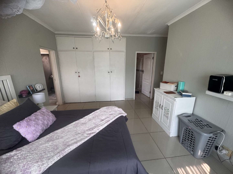 4 Bedroom Property for Sale in Verwoerdpark Gauteng