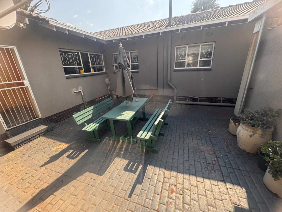 4 Bedroom Property for Sale in Verwoerdpark Gauteng