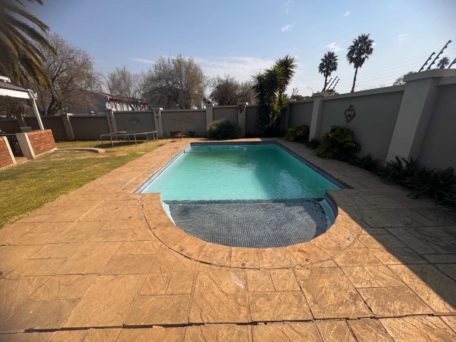 4 Bedroom Property for Sale in Verwoerdpark Gauteng