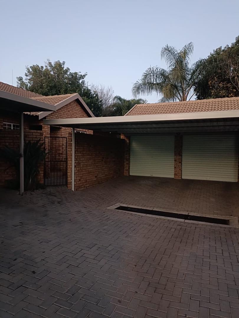 To Let 3 Bedroom Property for Rent in Montana Gauteng