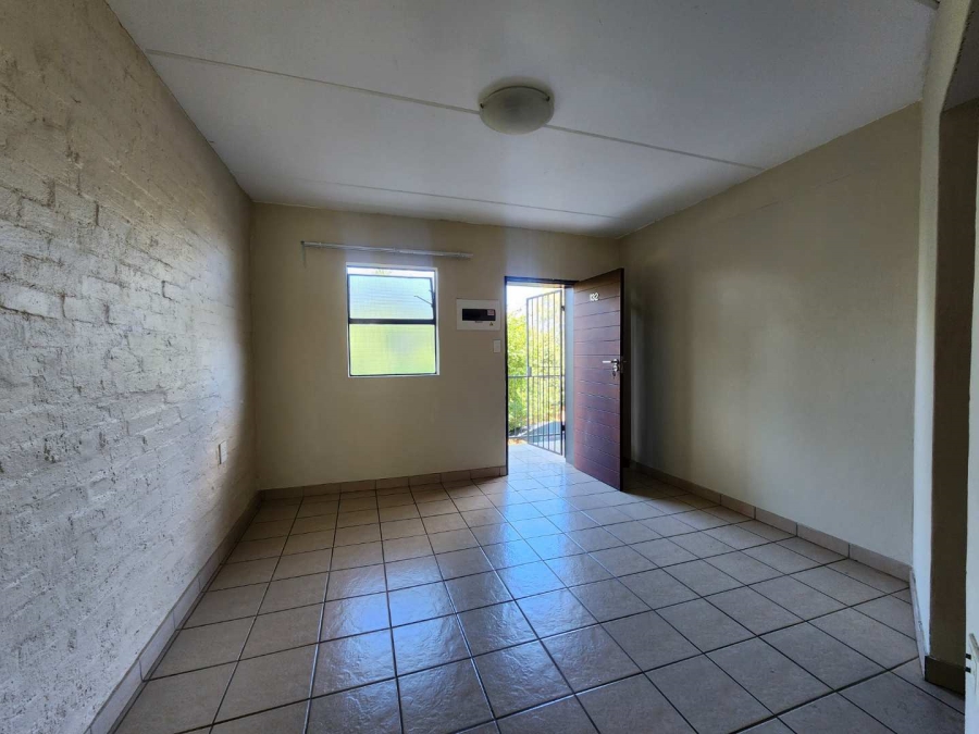 To Let 3 Bedroom Property for Rent in Die Hoewes Gauteng