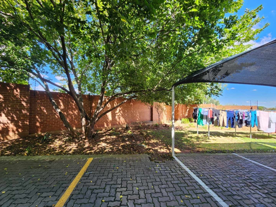 To Let 3 Bedroom Property for Rent in Die Hoewes Gauteng