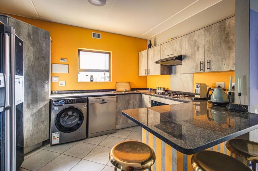 2 Bedroom Property for Sale in Norton Home Estate AH Gauteng