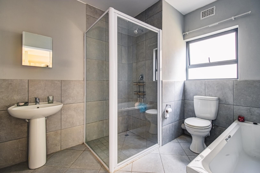 2 Bedroom Property for Sale in Norton Home Estate AH Gauteng