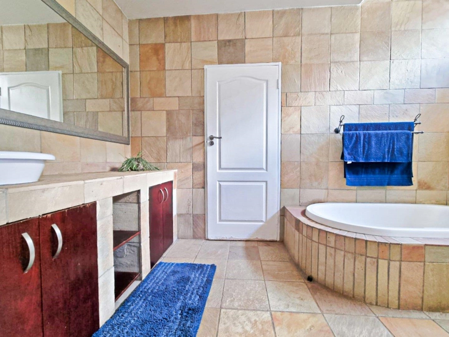 4 Bedroom Property for Sale in Willow Acres Gauteng