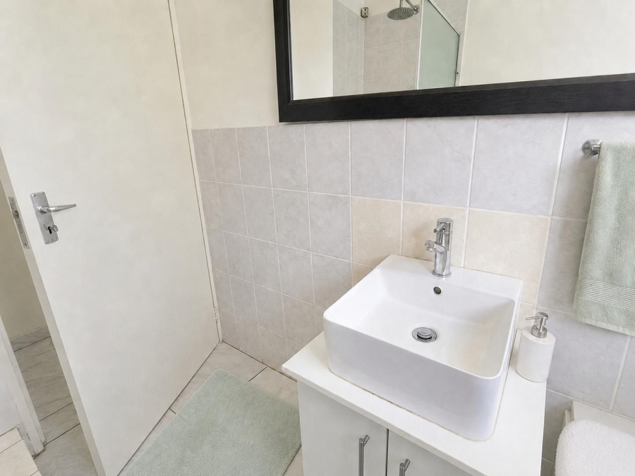 2 Bedroom Property for Sale in Wilgeheuwel Gauteng