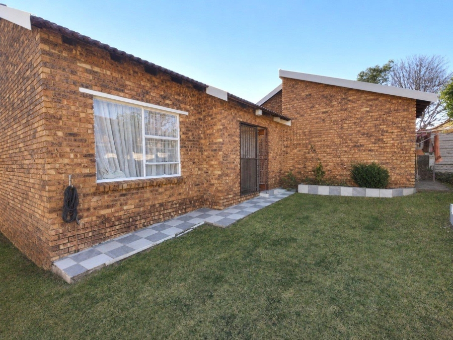 2 Bedroom Property for Sale in Wilgeheuwel Gauteng