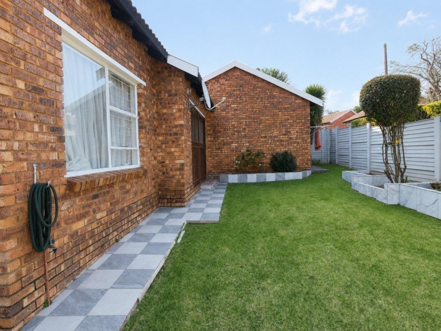2 Bedroom Property for Sale in Wilgeheuwel Gauteng