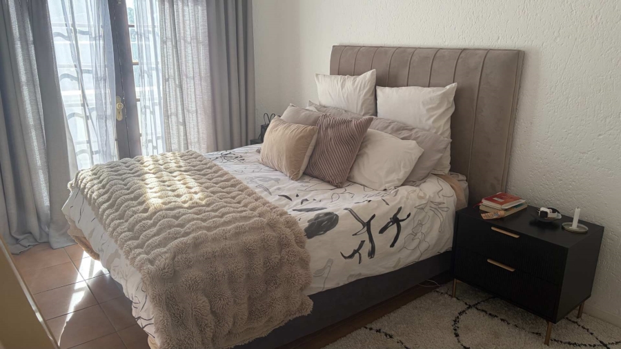 To Let 1 Bedroom Property for Rent in Sandown Gauteng