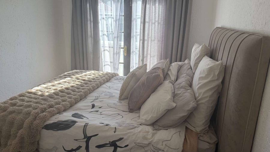 To Let 1 Bedroom Property for Rent in Sandown Gauteng