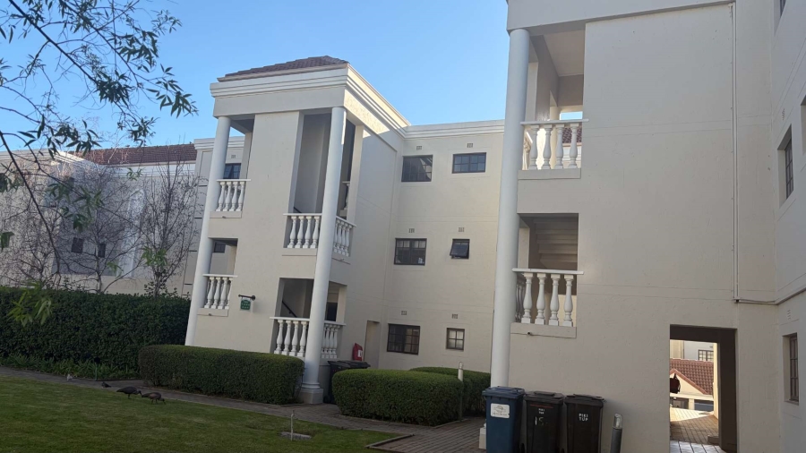 To Let 1 Bedroom Property for Rent in Sandown Gauteng