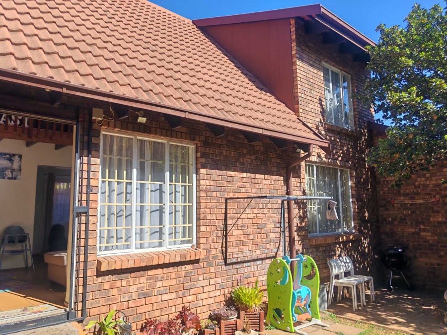 2 Bedroom Property for Sale in Zwartkop Gauteng