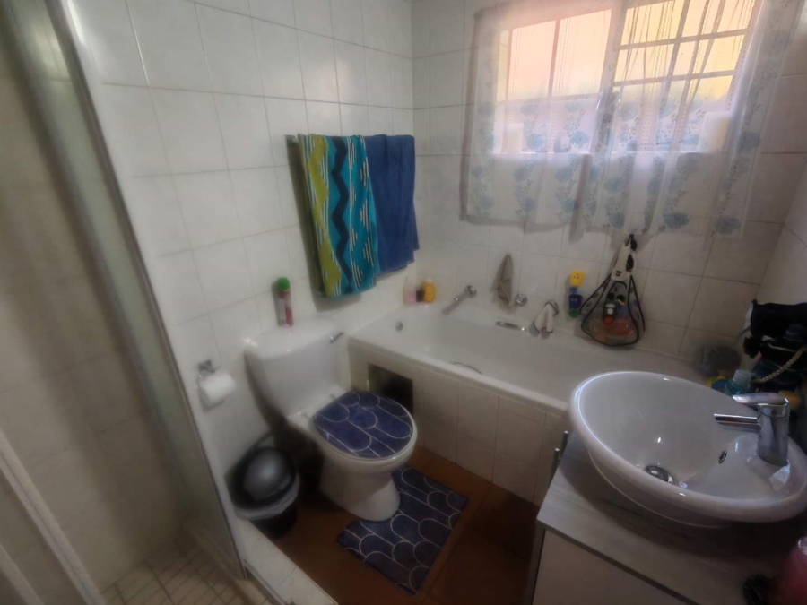 2 Bedroom Property for Sale in Zwartkop Gauteng