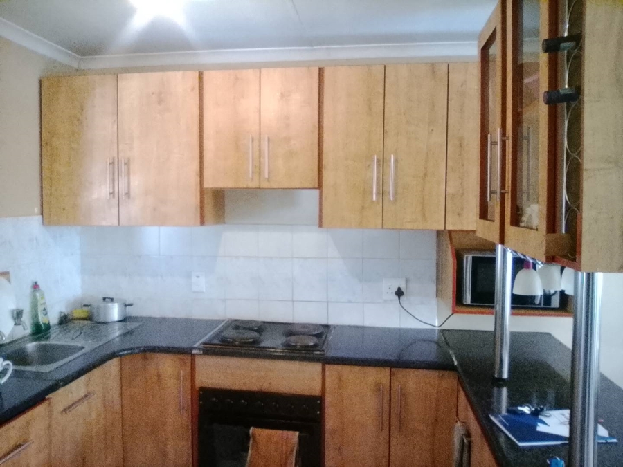 3 Bedroom Property for Sale in Die Hoewes Gauteng