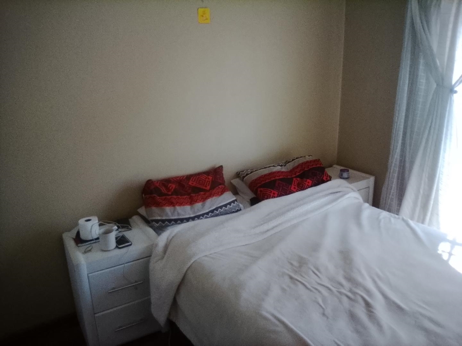 3 Bedroom Property for Sale in Die Hoewes Gauteng