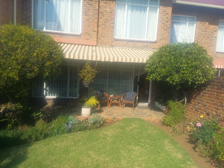 2 Bedroom Property for Sale in Edleen Gauteng