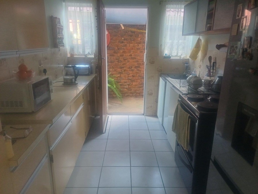2 Bedroom Property for Sale in Edleen Gauteng