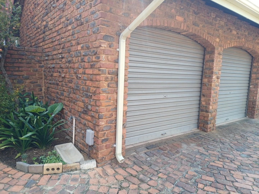2 Bedroom Property for Sale in Edleen Gauteng