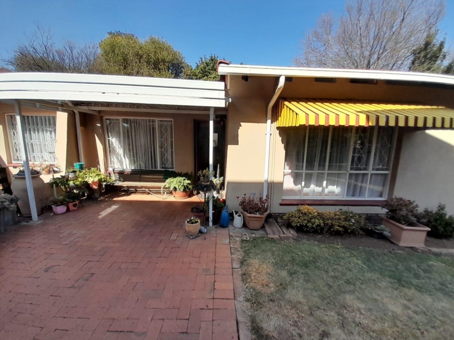 3 Bedroom Property for Sale in Brackendowns Gauteng